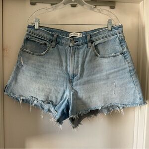 Abercrombie Curve Love High-Rise 90’s Cutoff Shorts, Size 32